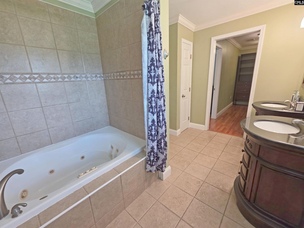 613 Skyline Drive  Photo 19