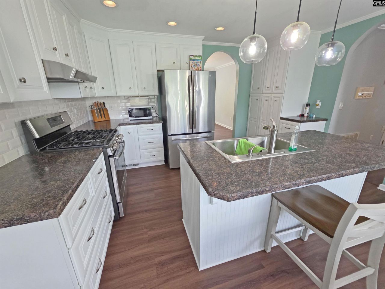 613 Skyline Drive  Photo 6