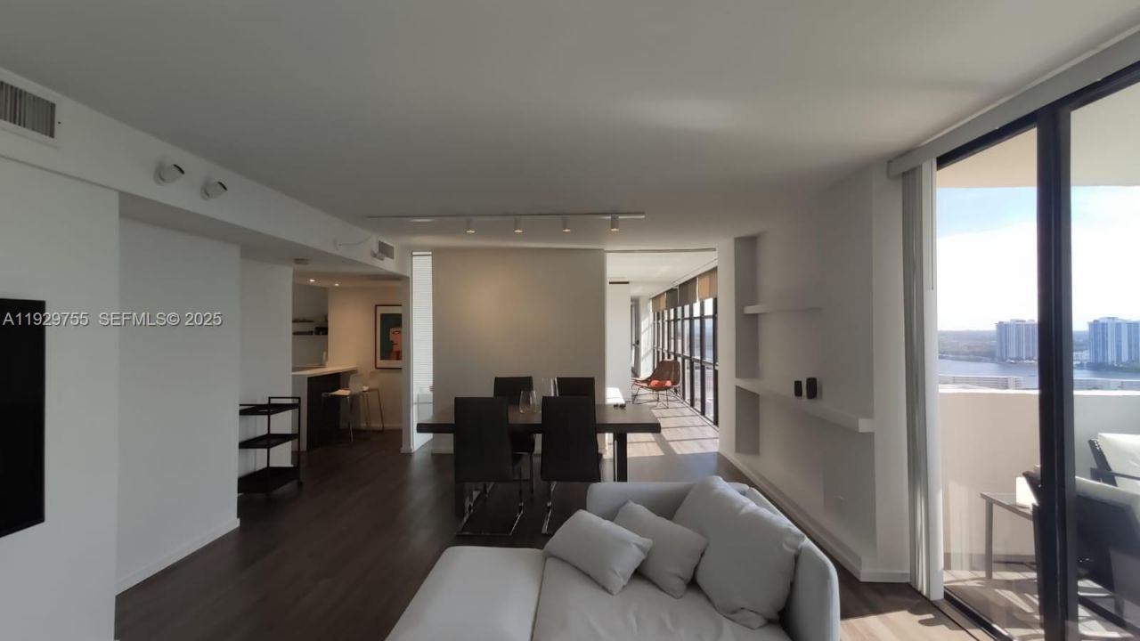 18181 NE 31st Ct, Unit 2710, Aventura, FL 33160 Photo