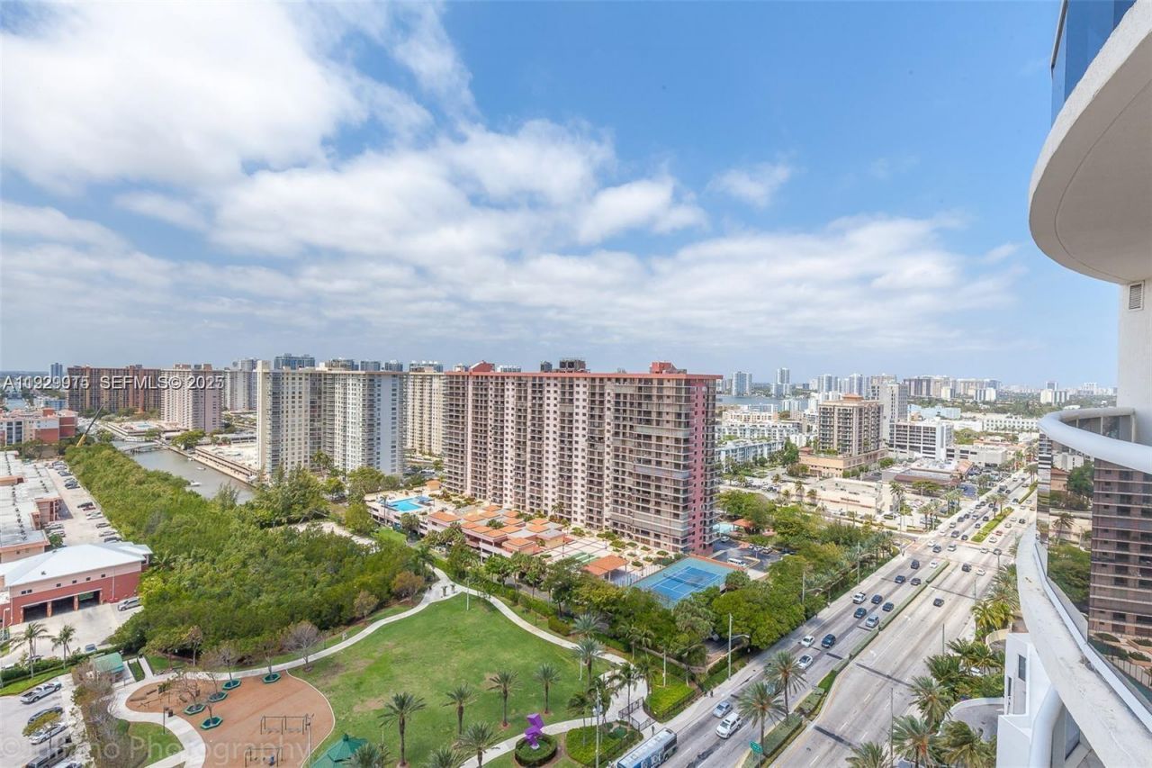 17201 Collins Ave, Unit 2209, Sunny Isles Beach, FL 33160 Photo