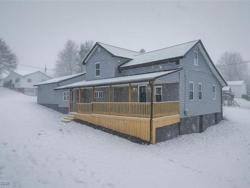 35 W 5th Street, Dresden, OH 43821 Photo 2