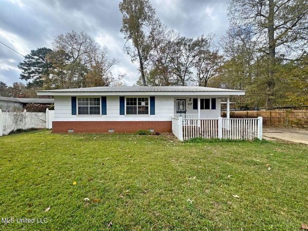 217 Harbor Lane, Brandon, MS 39047