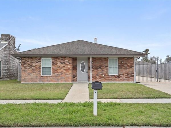 3012 OAK Drive, Violet, LA 70092