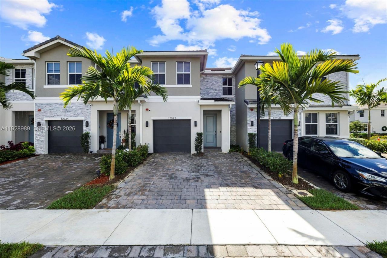17042 SW 1st St, Pembroke Pines, FL 33027 Photo