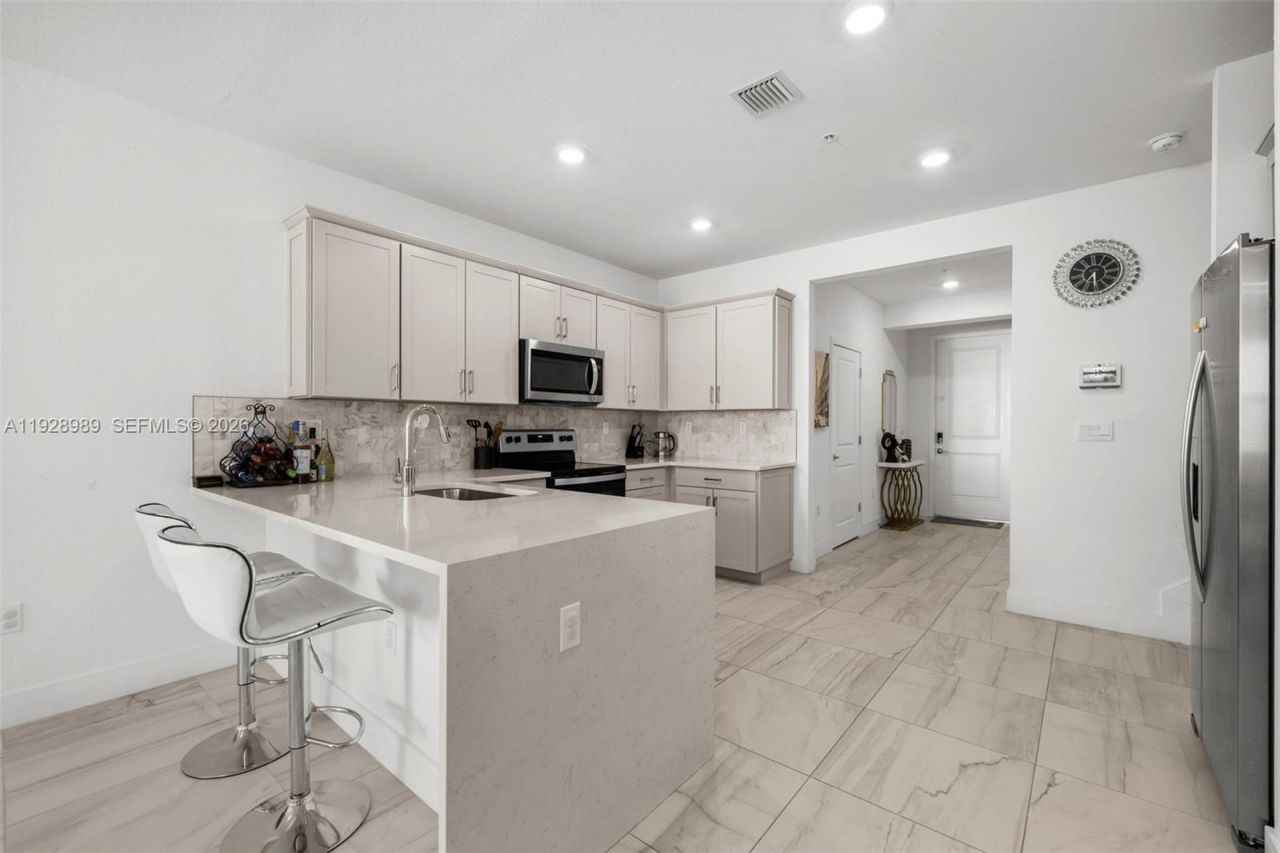 17042 SW 1st St, Pembroke Pines, FL 33027 Photo