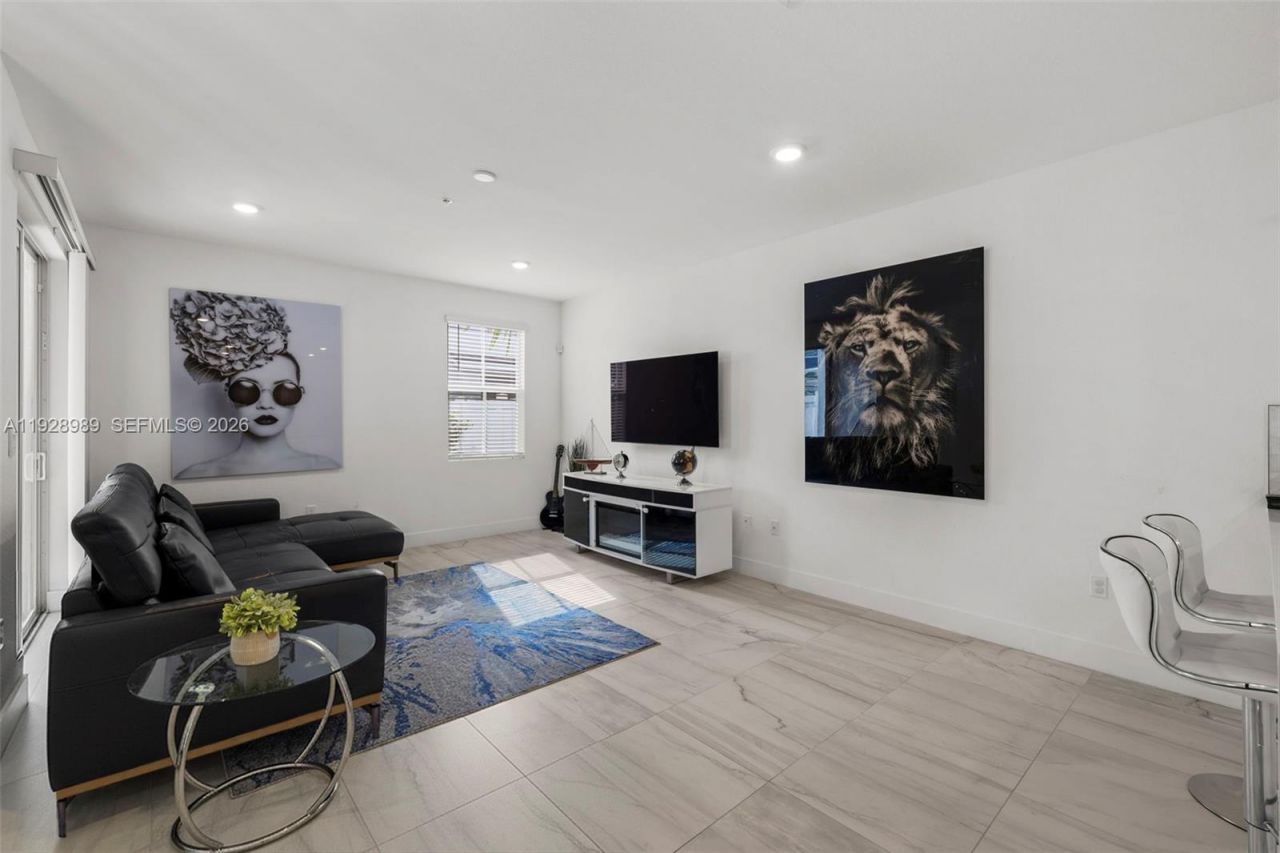 17042 SW 1st St, Pembroke Pines, FL 33027 Photo