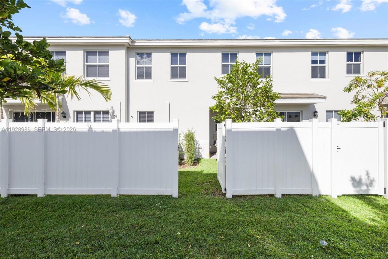17042 SW 1st St, Pembroke Pines, FL 33027 Photo