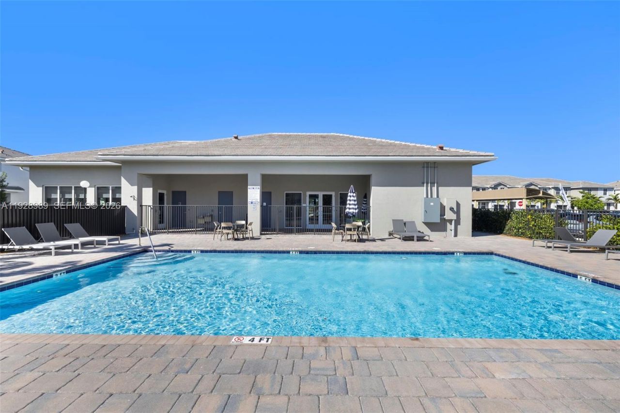 17042 SW 1st St, Pembroke Pines, FL 33027 Photo