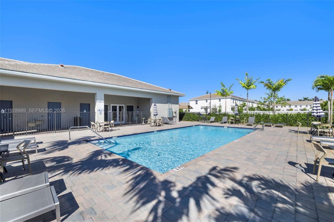 17042 SW 1st St, Pembroke Pines, FL 33027 Photo