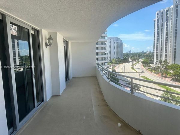 5555 Collins Ave, Unit 8Z, Miami Beach, FL 33140