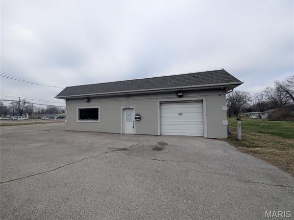 2805 E 23rd Street, Granite City, IL 62040