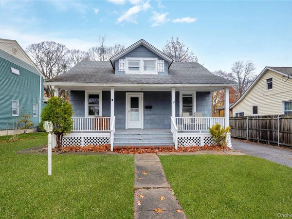 35 Andrew Avenue, Islip Terrace, NY 11752