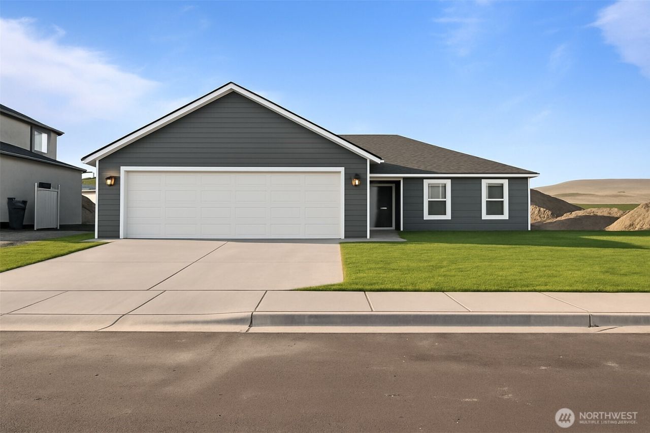 106 Poplar Street Ne, Royal City, WA 99357 Main Photo