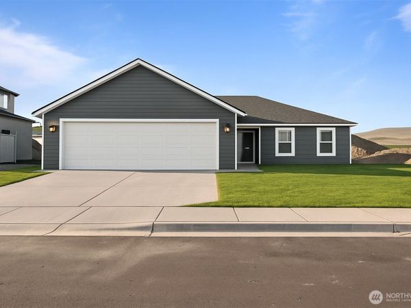 106 Poplar Street NE, Royal City, WA 99357