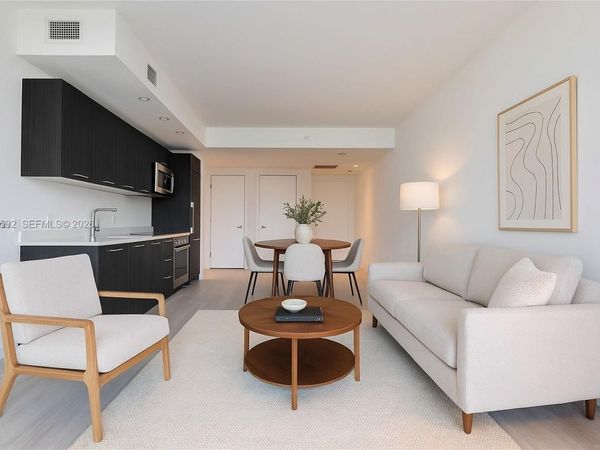 45 SW 9th St, Unit 2209, Miami, FL 33130