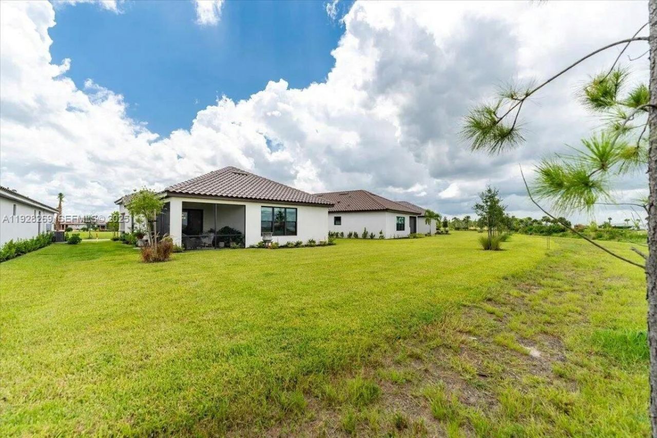 12853 SW Ambra St, Port Saint Lucie, FL 34987 Photo