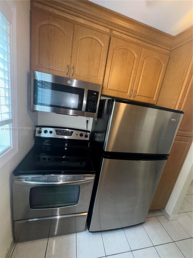 401 Collins Ave, Unit 21, Miami Beach, FL 33139 Photo