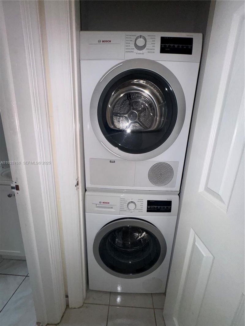 401 Collins Ave, Unit 21, Miami Beach, FL 33139 Photo