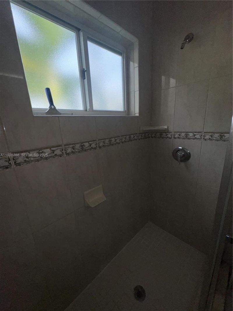 401 Collins Ave, Unit 21, Miami Beach, FL 33139 Photo