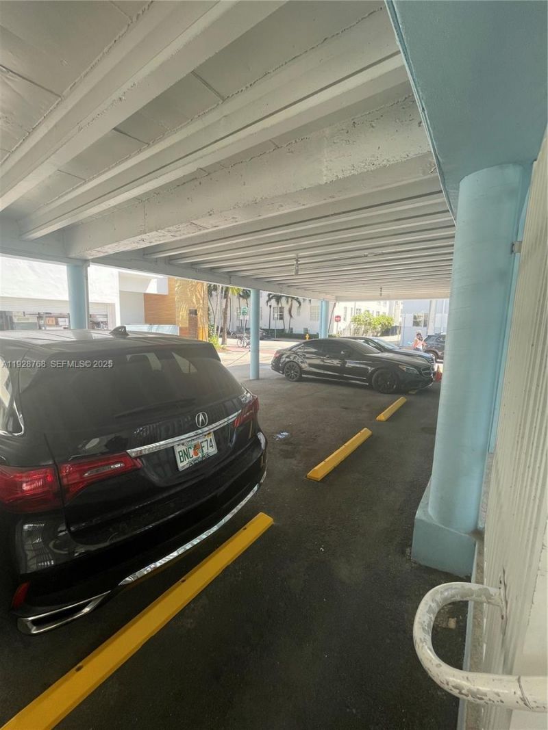 401 Collins Ave, Unit 21, Miami Beach, FL 33139 Photo