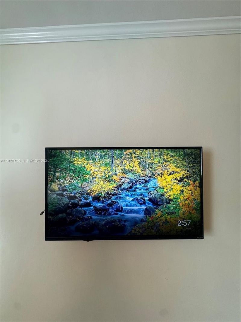 401 Collins Ave, Unit 21, Miami Beach, FL 33139 Photo