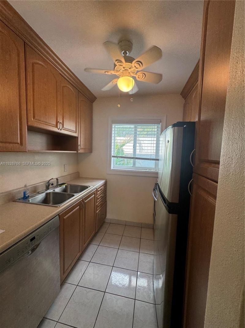 401 Collins Ave, Unit 21, Miami Beach, FL 33139 Photo