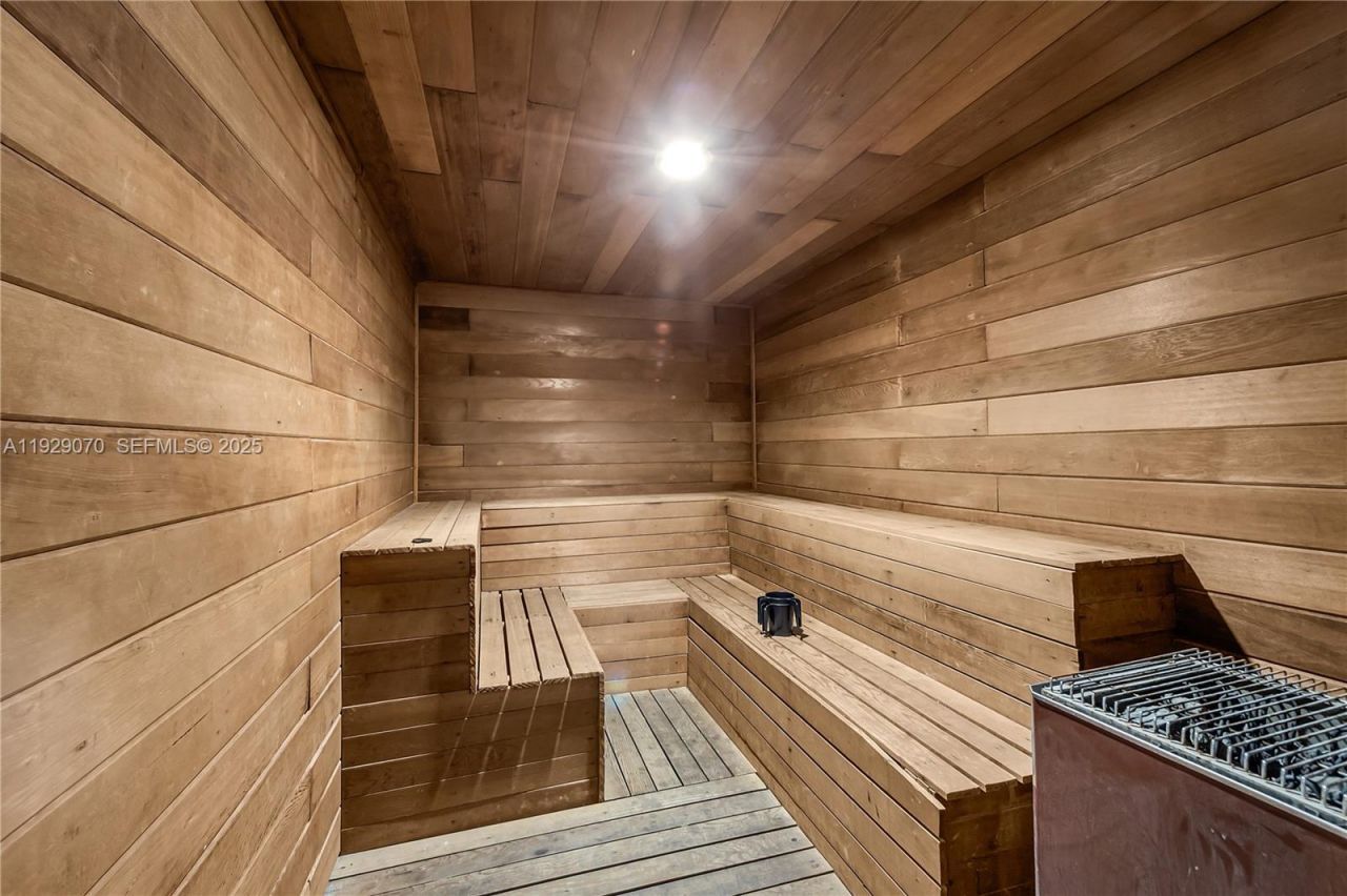 3200 Collins Ave, Unit 12-8, Miami Beach, FL 33140 Photo