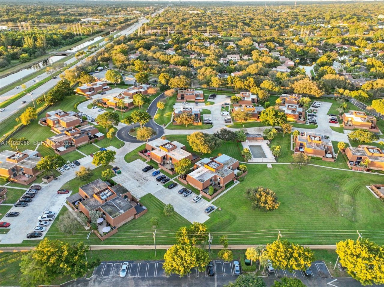 2565 Garden Ct, Cooper City, FL 33026 Photo