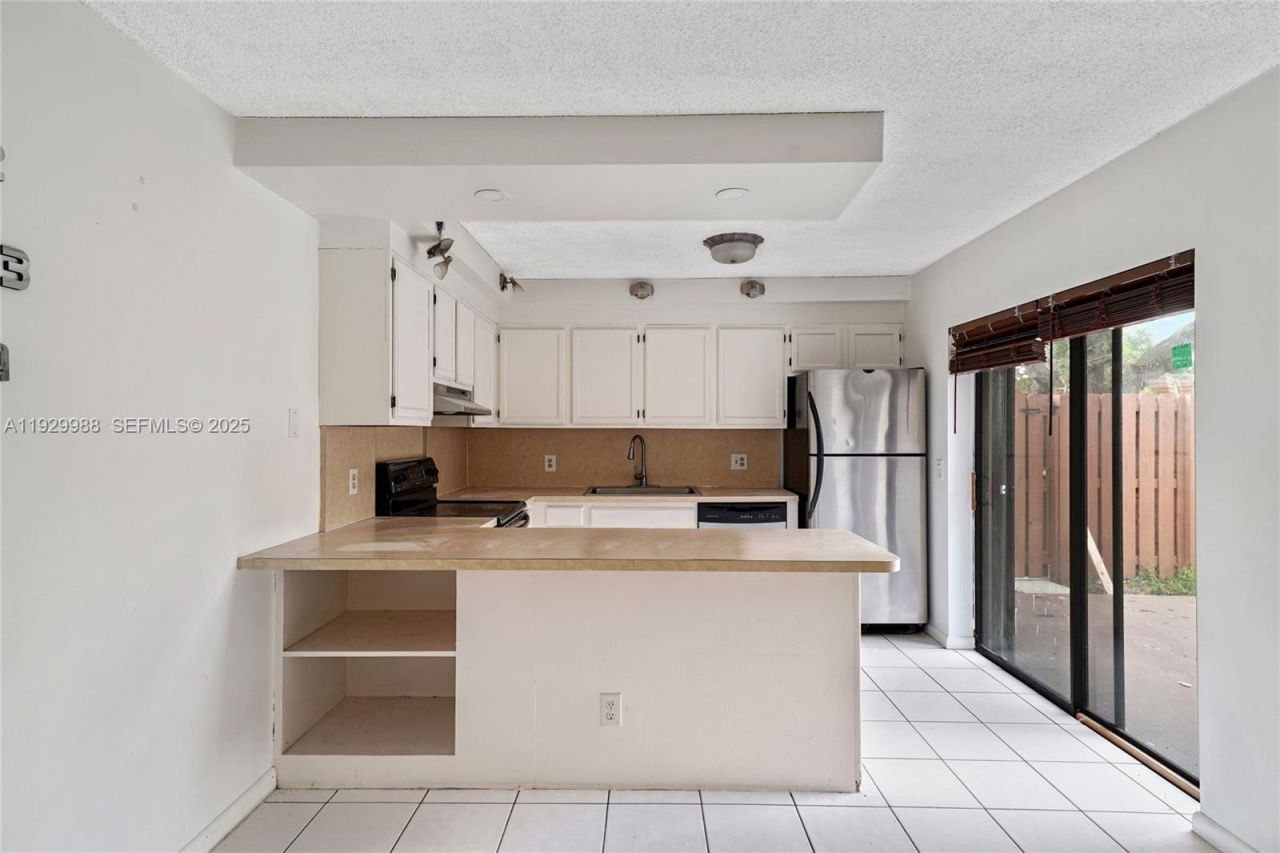 2565 Garden Ct, Cooper City, FL 33026 Photo