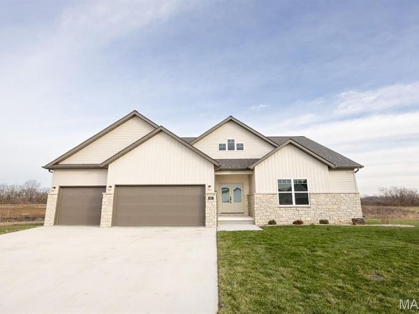 801 Golden Bell, O'Fallon, IL 62269