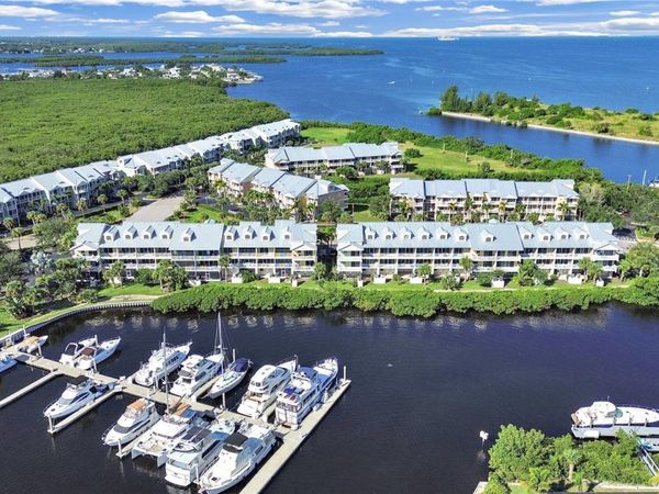 423 BAHIA BEACH BOULEVARD, RUSKIN, FL 33570