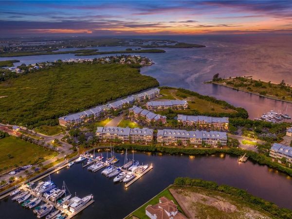 423 BAHIA BEACH BOULEVARD, RUSKIN, FL 33570