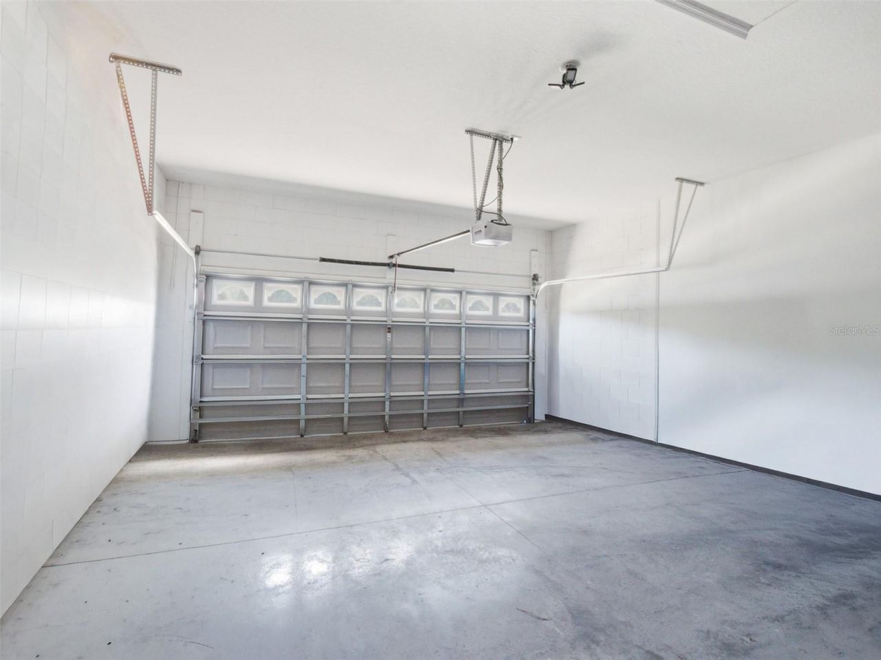 712 Reflection Lake Drive, Orlando, FL 32807 Photo