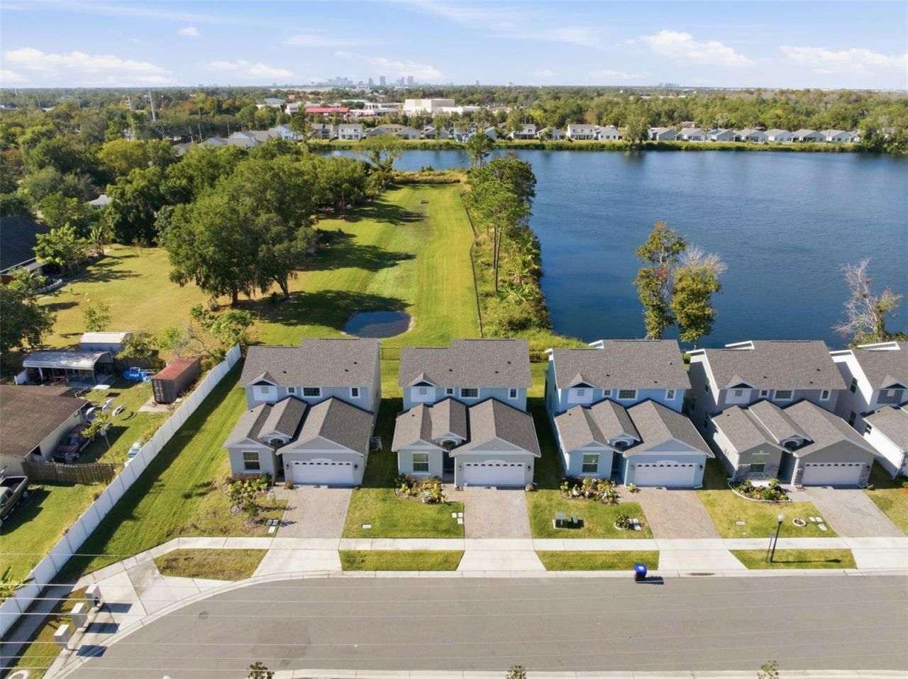 712 Reflection Lake Drive, Orlando, FL 32807 Photo