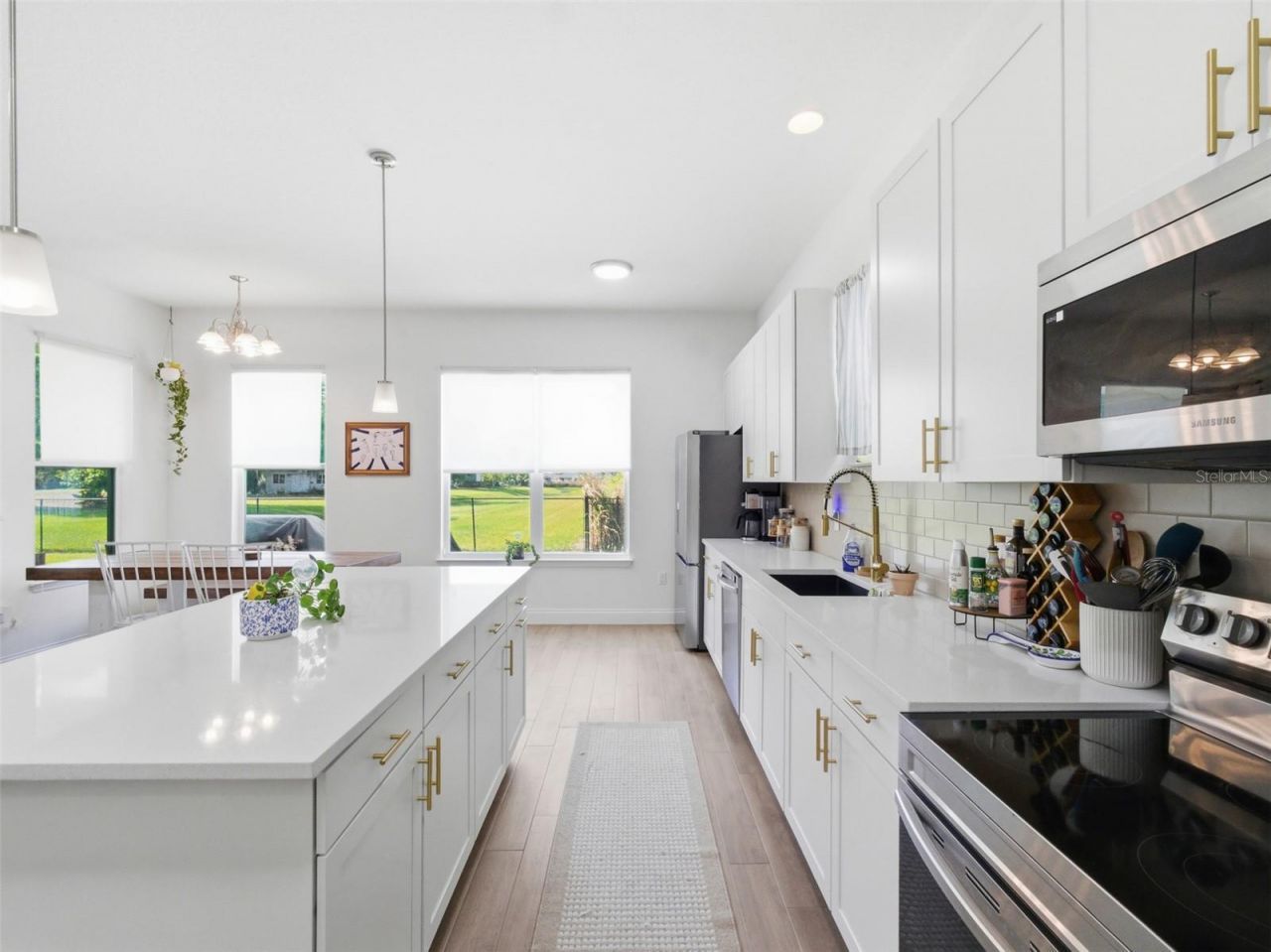 712 Reflection Lake Drive, Orlando, FL 32807 Photo