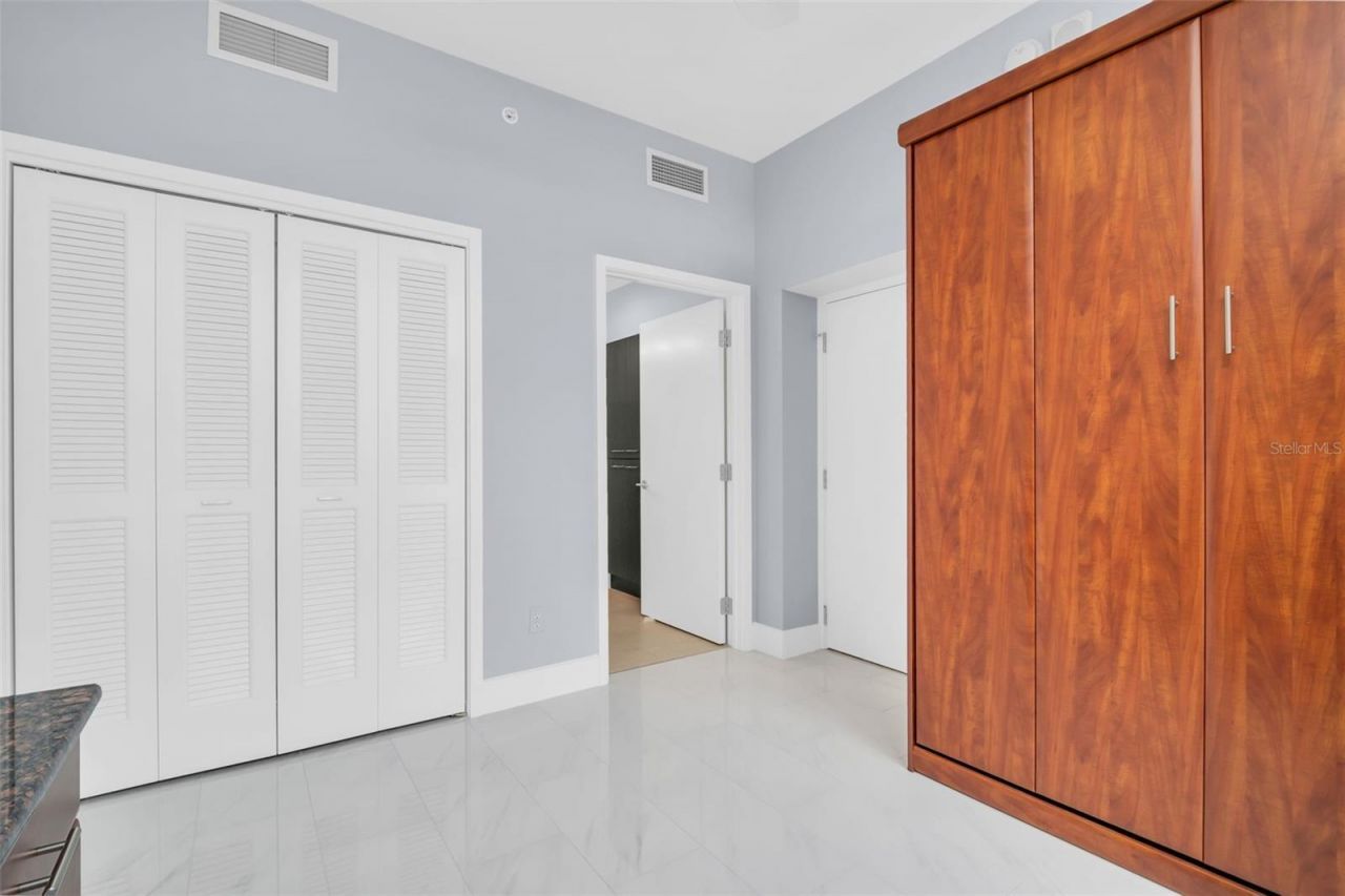 175 1st Street S, Unit 905, Saint Petersburg, FL 33701 Photo