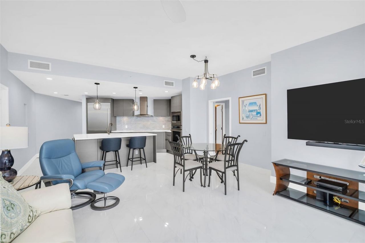 175 1st Street S, Unit 905, Saint Petersburg, FL 33701 Photo