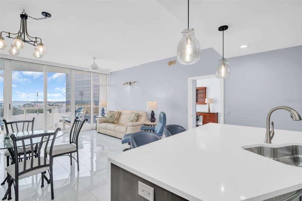 175 1st Street S, Unit 905, Saint Petersburg, FL 33701 Photo