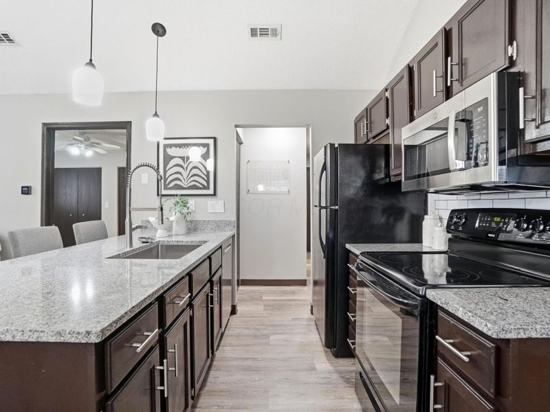 5390 Pond View Drive, Westerville, OH 43081 Photo 12