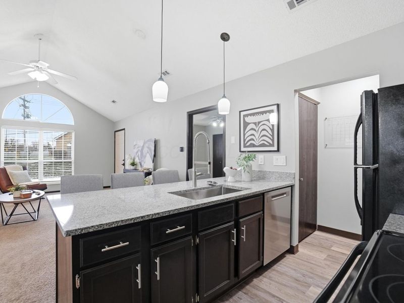 5390 Pond View Drive, Westerville, OH 43081 Photo 13