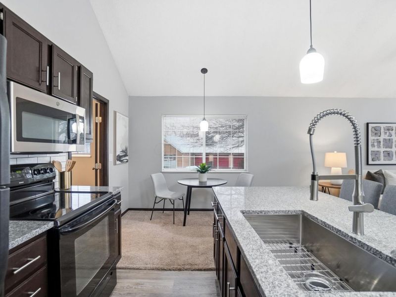 5390 Pond View Drive, Westerville, OH 43081 Photo 15