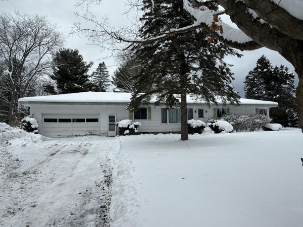 2404 W Arthur Road, New Era, MI 49446