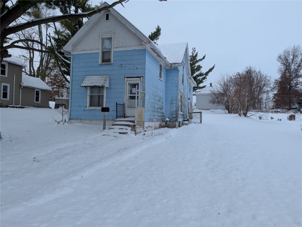 1612 9th Avenue, Belle Plaine, IA 52208 Main Photo