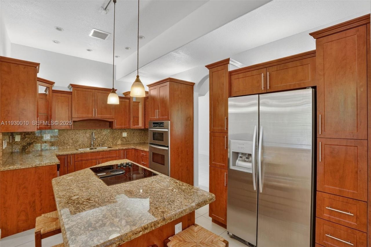 2913 SW 13th St, Miami, FL 33145 Photo