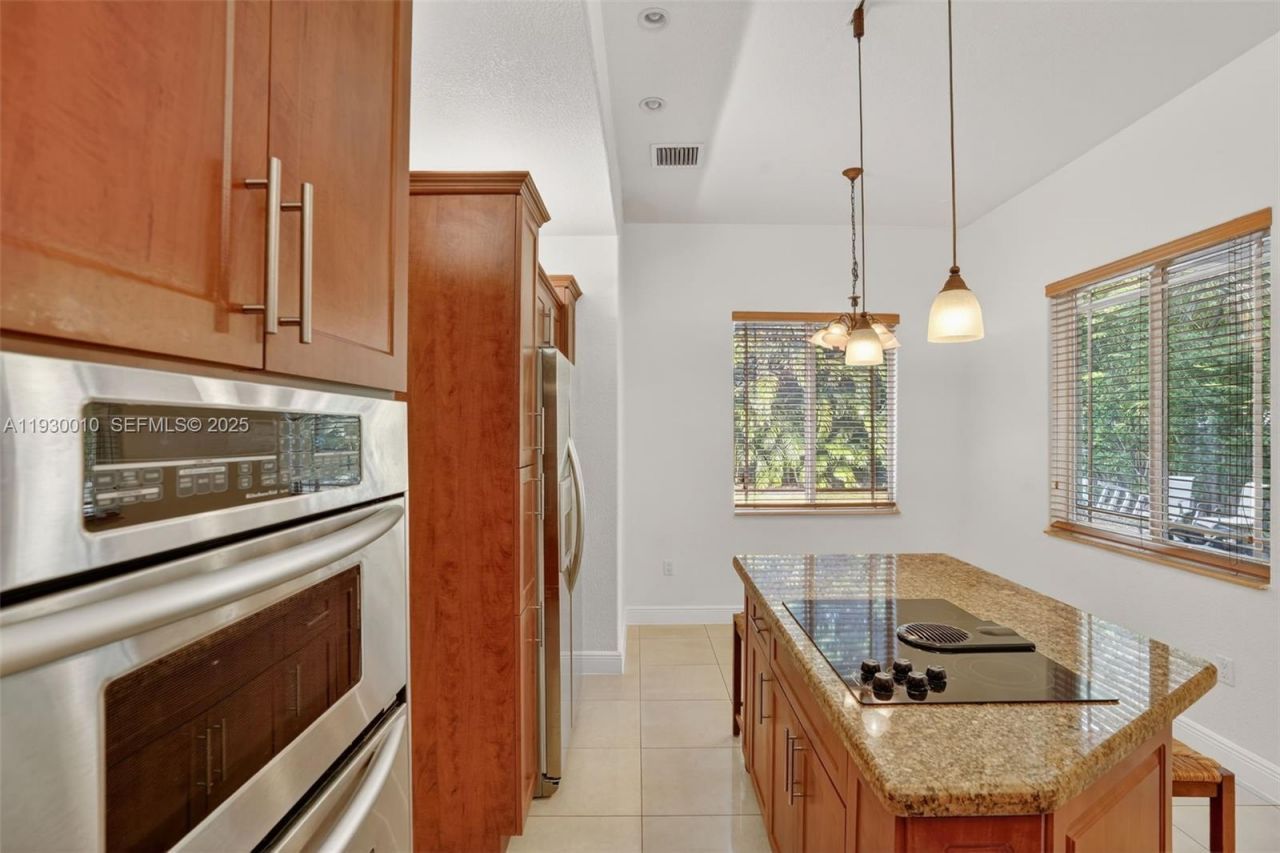 2913 SW 13th St, Miami, FL 33145 Photo