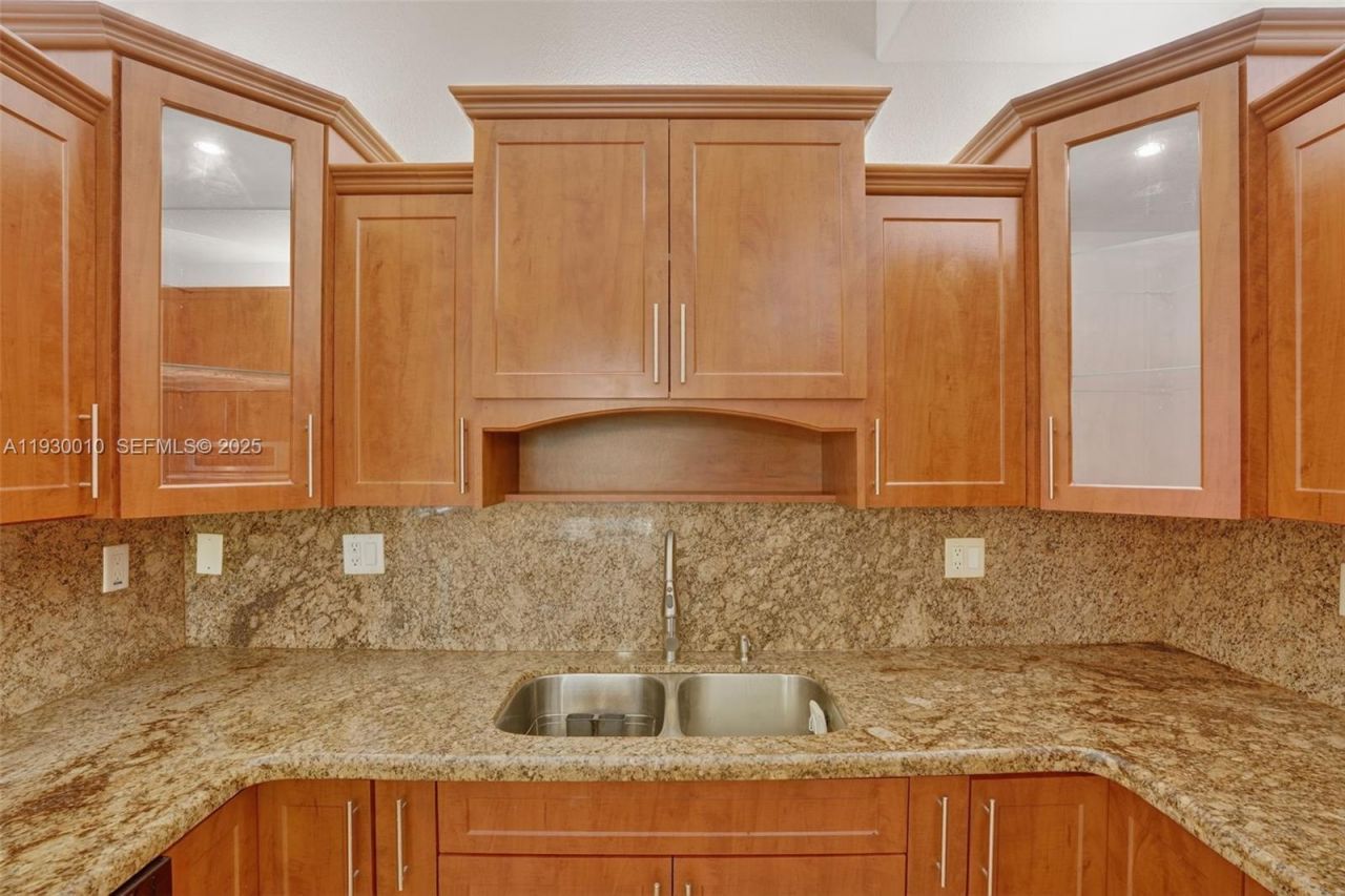 2913 SW 13th St, Miami, FL 33145 Photo