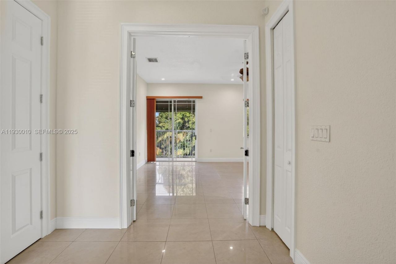 2913 SW 13th St, Miami, FL 33145 Photo