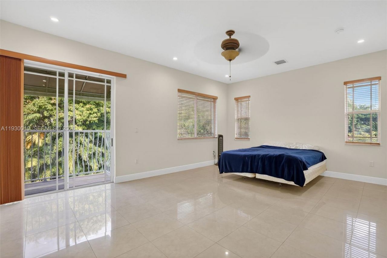 2913 SW 13th St, Miami, FL 33145 Photo