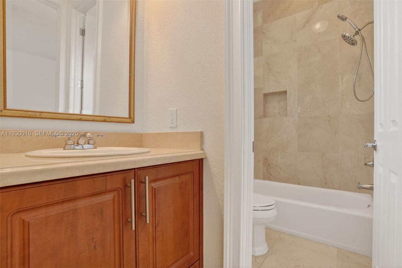 2913 SW 13th St, Miami, FL 33145 Photo