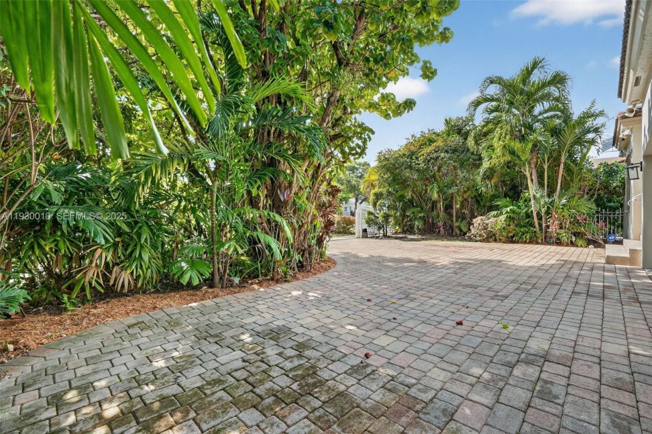 2913 SW 13th St, Miami, FL 33145 Photo